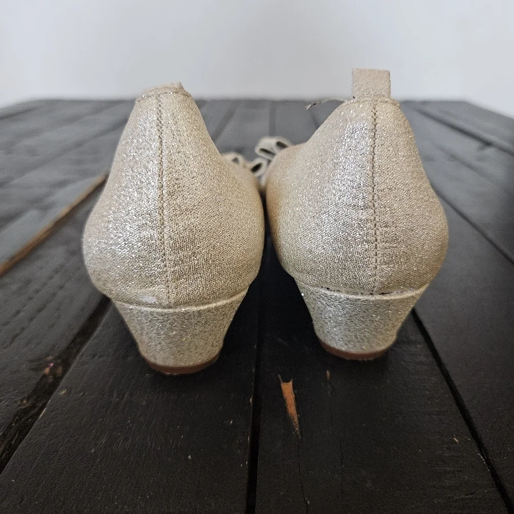 Joyfolie Girls 1 Gold Glitter Kitten Heels with Bow Valeria Dressy Girly Fancy
